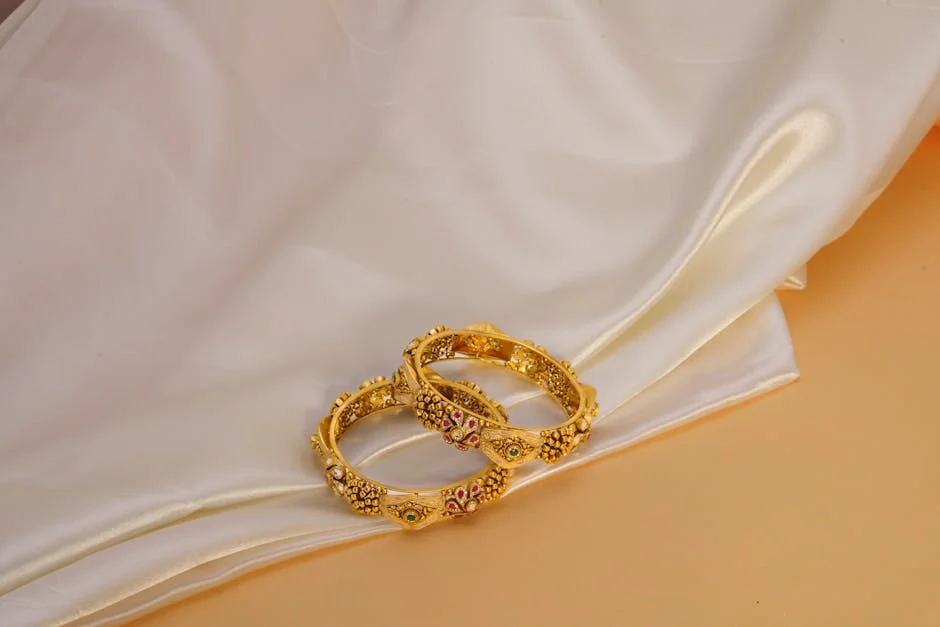 Delhi, Chennai See Gold Price Surge Amid Inflation Fears — Economy Business