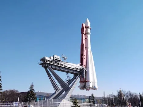 India launches space craft to explore moon [VIDEO]