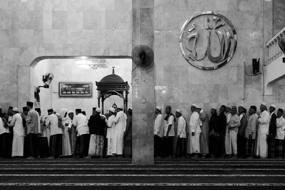 Muslim Pilgrims Depart Mecca as Hajj Concludes — Impact on Local Communities — Politics Governance