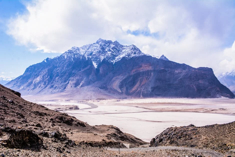 Pakistan Opens 6 Land Routes to Iran — Defies US Hormuz Blockade — Economy Business