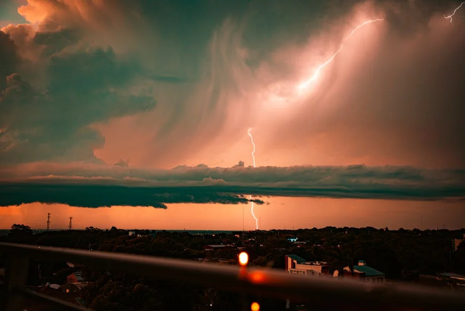 South African Weather Service Warns of Isolated Thundershowers Amid Foggy Morning