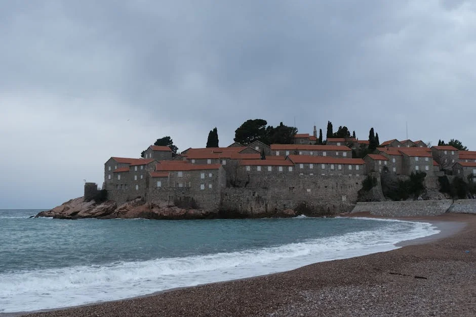 Stefan Baiaram Exposed: Mourinho's Bold Claim on Benfica's Transfer Strategy — Economy Business