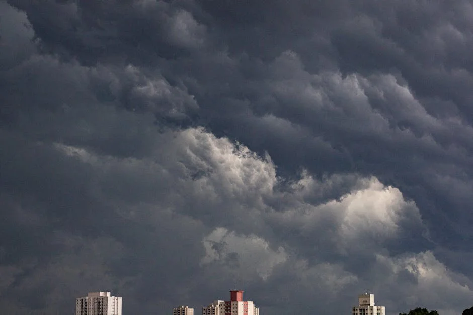 Thunderstorm Kills Tea Seller, Customer in Kwara State